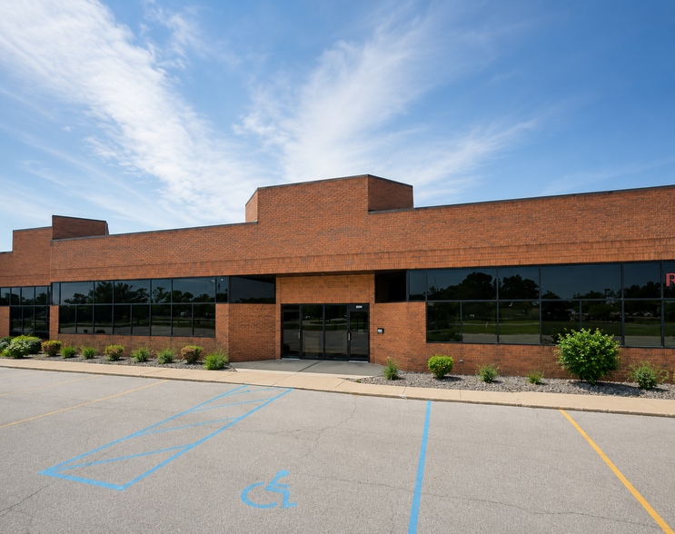 251-397 W 84th Dr, Merrillville, IN for lease - Building Photo - Image 2 of 7