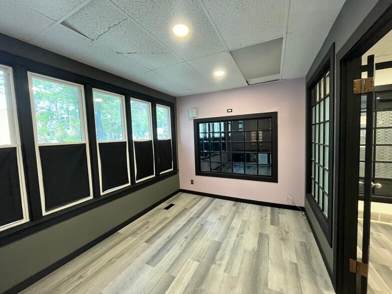 2211 Smith St, Regina, SK for lease - Building Photo - Image 3 of 7