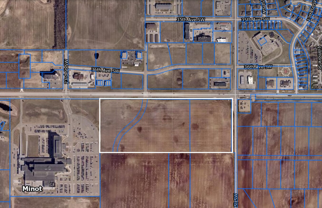 37th Ave SW Ave, Minot, ND à vendre Photo principale- Image 1 de 12