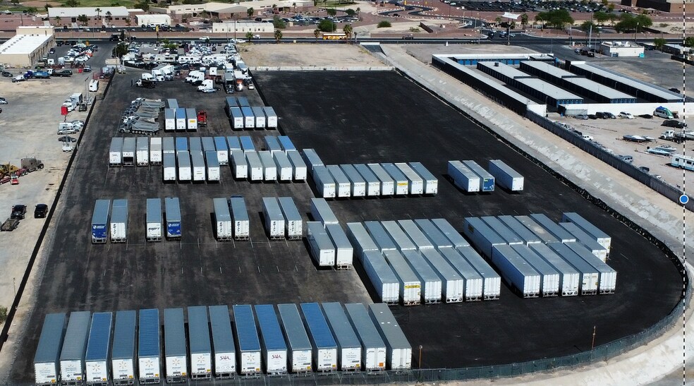 3735 N Nellis Blvd, Las Vegas, NV à louer - Photo principale - Image 2 de 8