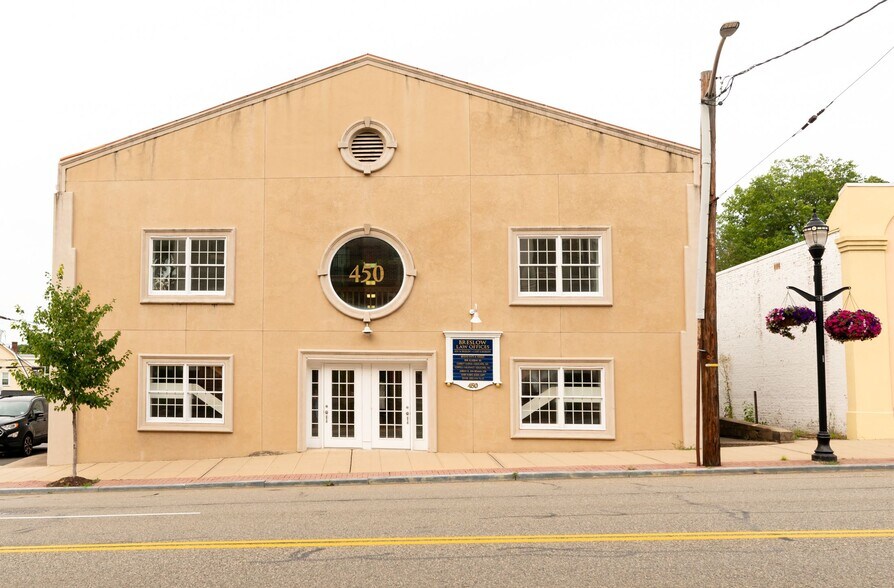 450 Bloomfield Ave, Verona, NJ à louer - Photo du bâtiment - Image 1 de 8