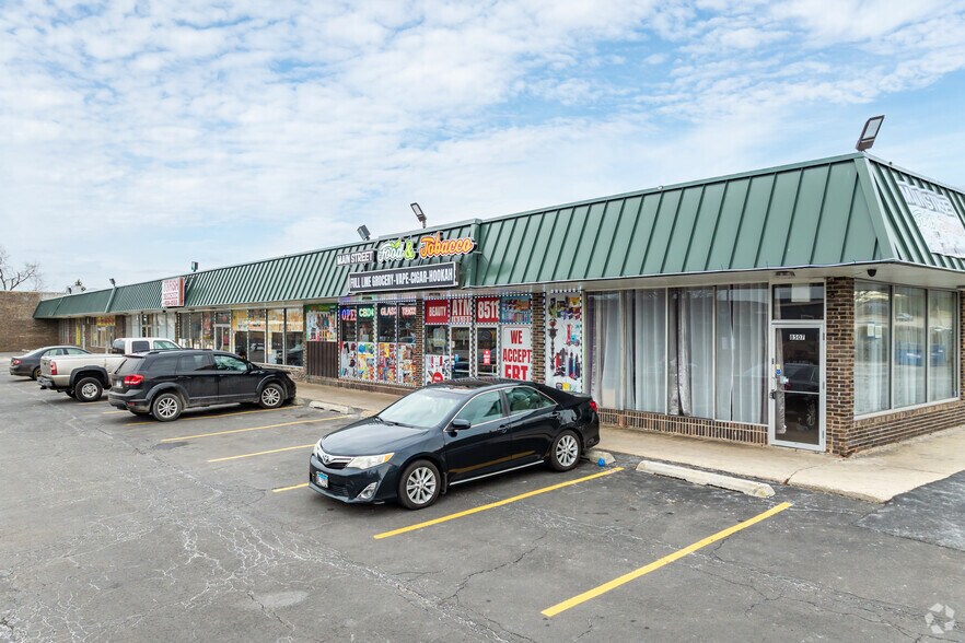 8501-8527 S 88th Ave, Justice, IL à louer - Photo du bâtiment - Image 1 de 17