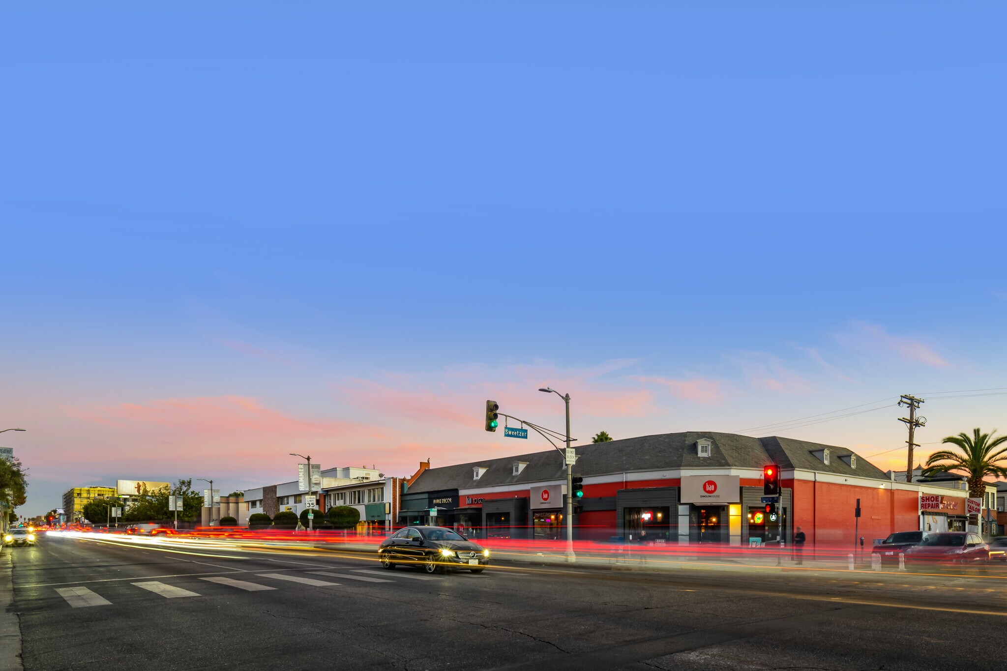 The Block on Beverly portefeuille de 4 propriétés à vendre sur LoopNet.ca Photo du bâtiment- Image 1 de 9