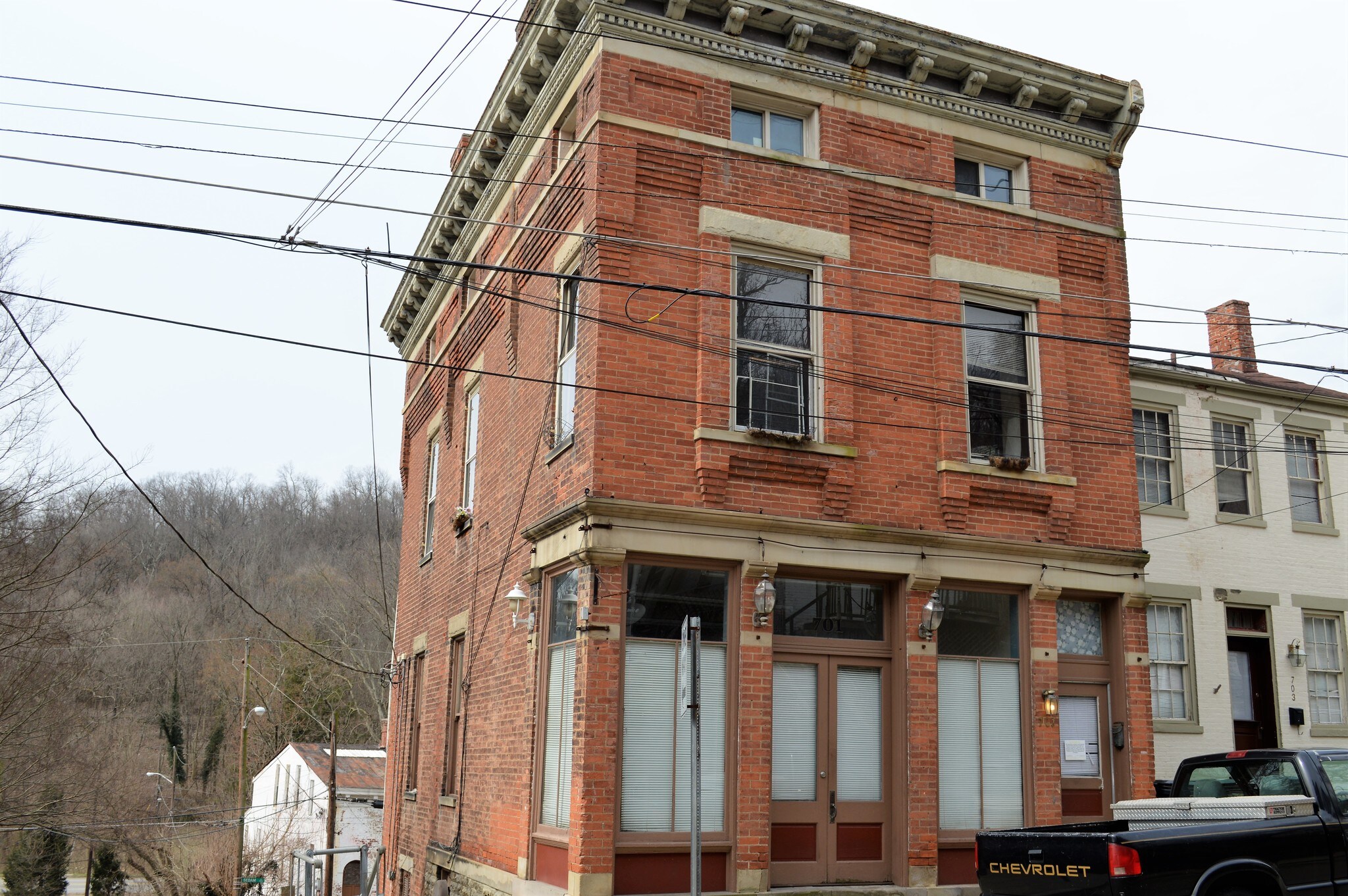 701 Delhi Ave, Cincinnati, OH for sale Primary Photo- Image 1 of 1