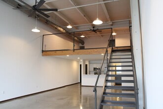 4121 Commerce St, Dallas, TX for lease Interior Photo- Image 2 of 8