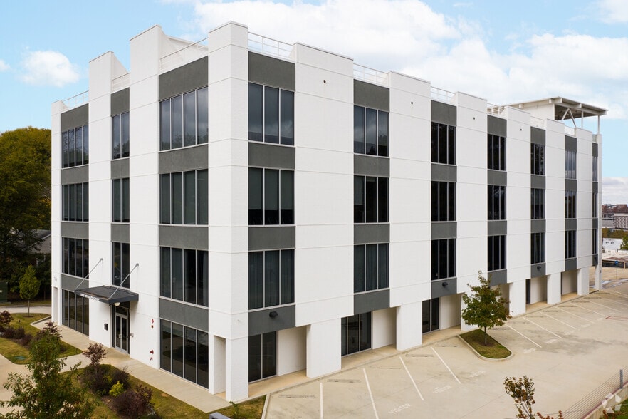 746 Willoughby Way NE, Atlanta, GA for lease - Primary Photo - Image 1 of 19