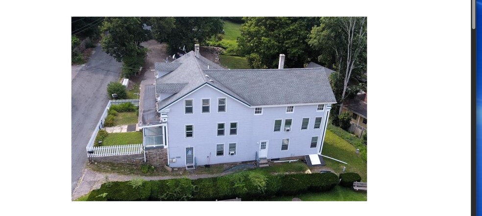 8 Highview Ave, Hope Valley, RI à vendre - Photo du bâtiment - Image 1 de 10