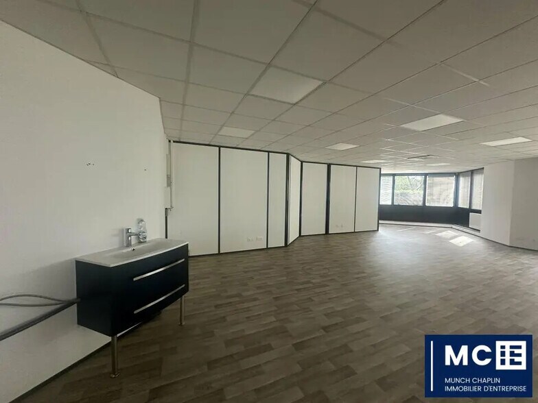 Office in Oberhausbergen for lease - Interior Photo - Image 1 of 5