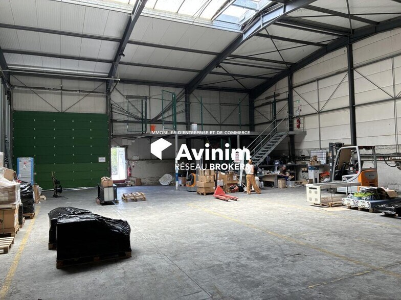 Industrial in Cabriès for lease - Interior Photo - Image 1 of 11