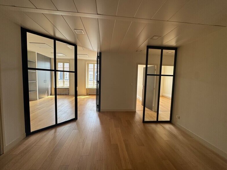 3 Rue De La Barre, Lyon for lease - Interior Photo - Image 3 of 8