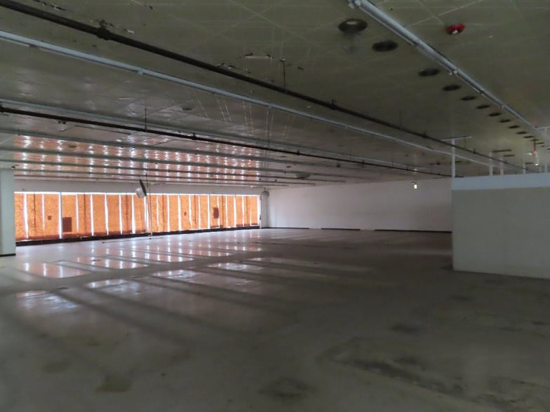 4335 Oakton St, Skokie, IL for lease - Building Photo - Image 3 of 7