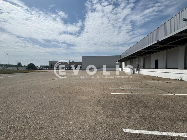 19 Avenue De Montmartin, Corbas for lease - Building Photo - Image 3 of 18