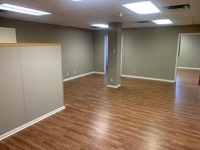 16824-16828 Kercheval Pl, Grosse Pointe, MI à louer - Photo du bâtiment - Image 2 de 11