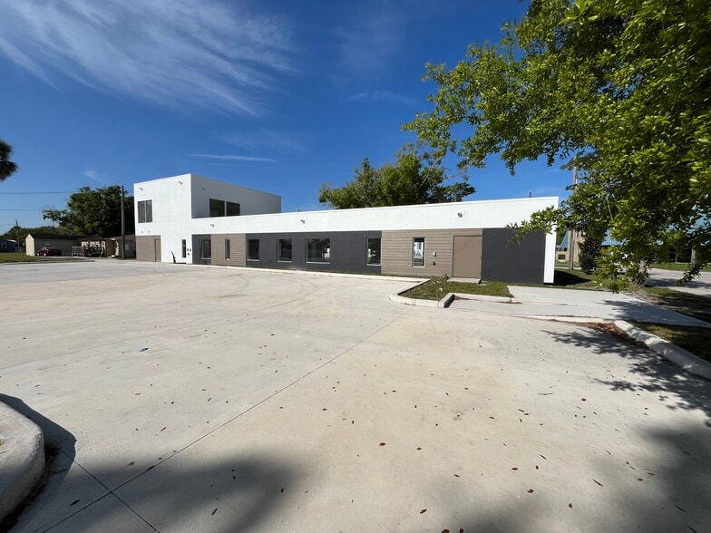 907 Person St, Kissimmee, FL à louer - Photo du bâtiment - Image 3 de 14