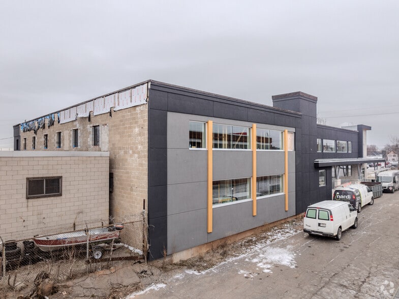 401 Victoria Ave N, Hamilton, ON for lease - Building Photo - Image 3 of 3