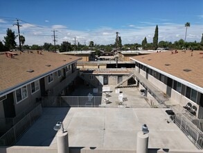 1312-1322 Bulldog Ln, Fresno, CA - AÉRIEN  Vue de la carte - Image1