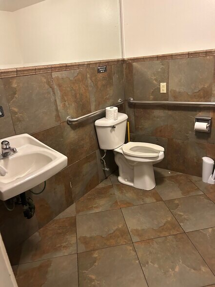 31161 Niguel Rd, Laguna Niguel, CA à louer - Photo du bâtiment - Image 3 de 9