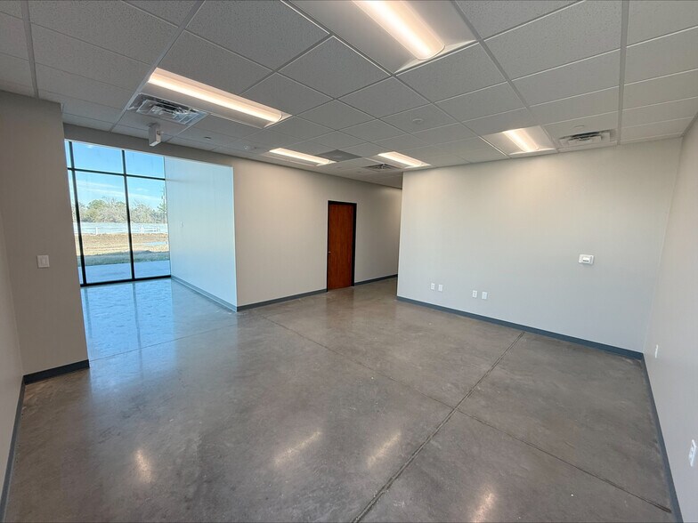 4409 Rex Rd, Friendswood, TX à louer - Photo du bâtiment - Image 3 de 6