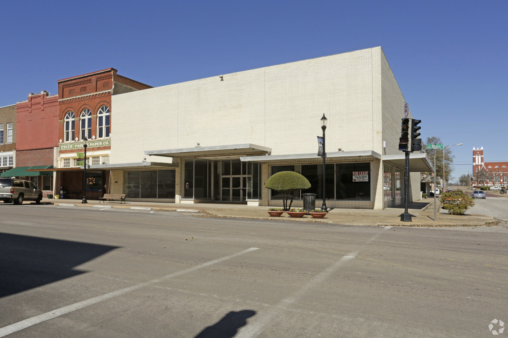 301 W Main St, Denison, TX for sale Primary Photo- Image 1 of 1