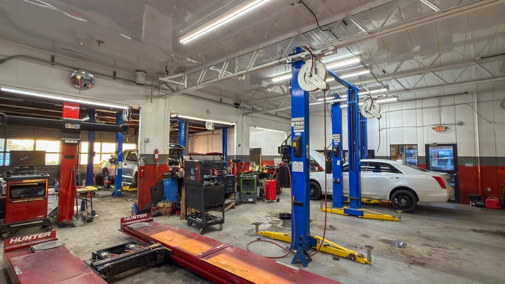 5275 N Davis Hwy, Pensacola, FL for sale - Building Photo - Image 3 of 13