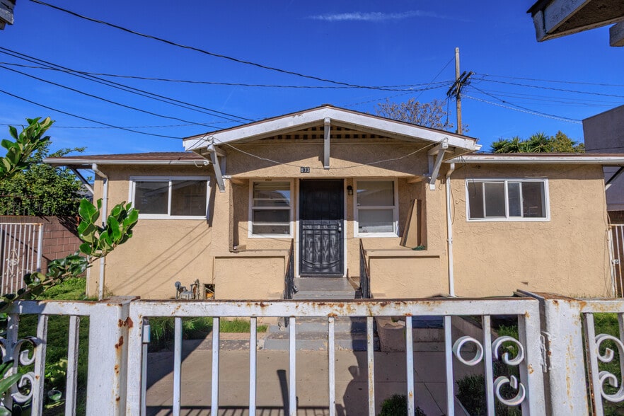 871 E 49th St, Los Angeles, CA for sale - Primary Photo - Image 1 of 8