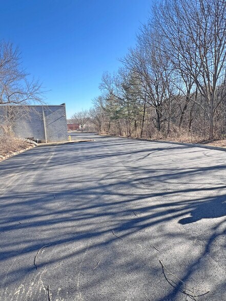 9060 Maier Rd, Laurel, MD à louer - Photo du bâtiment - Image 3 de 4