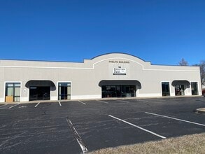 1955-1959 Phelps St, Springfield, MO for lease Building Photo- Image 2 of 12