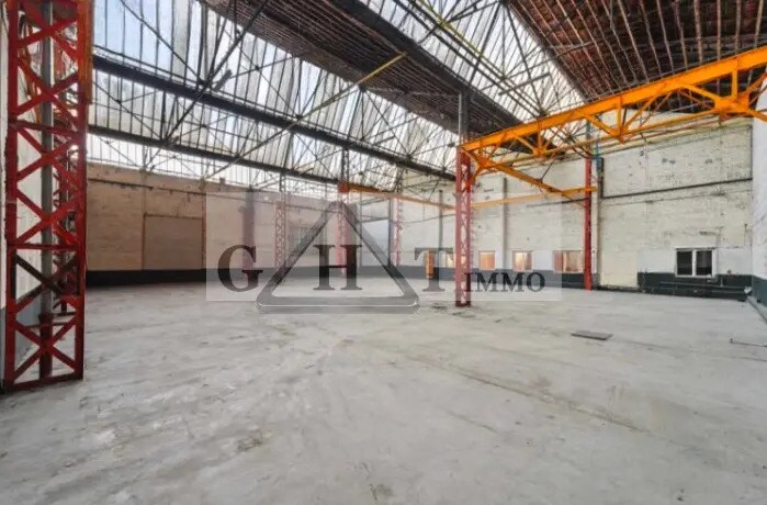 Office in Villeneuve-la-Garenne for lease Building Photo- Image 1 of 4