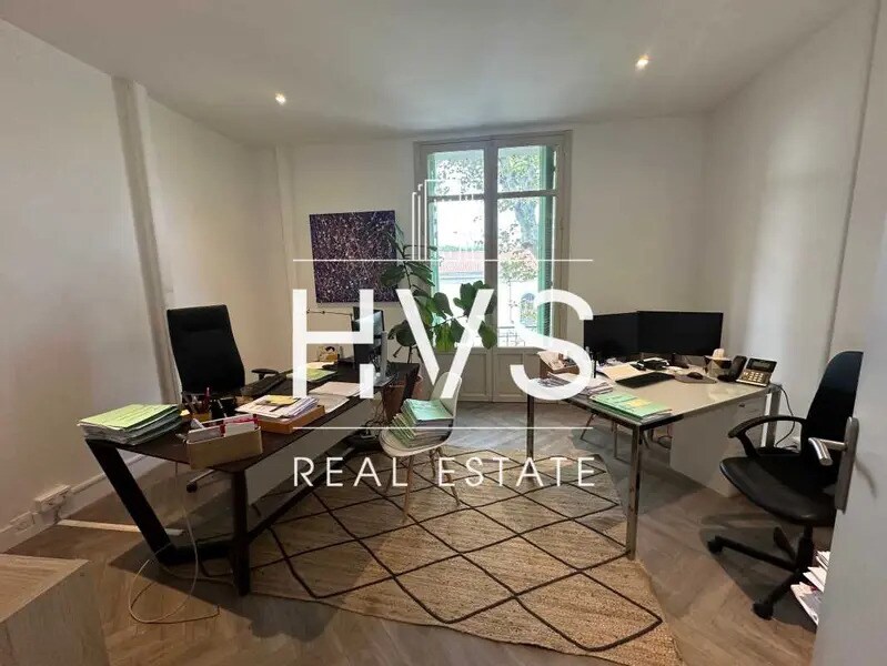 Office in Aix-en-Provence for lease Interior Photo- Image 1 of 9