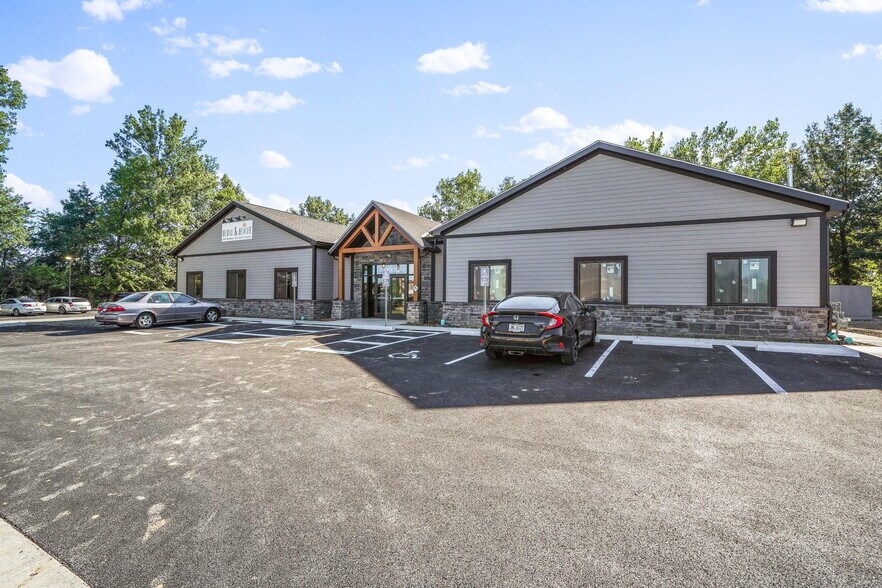 6351 E Broad St, Columbus, OH à louer - Photo du bâtiment - Image 2 de 5