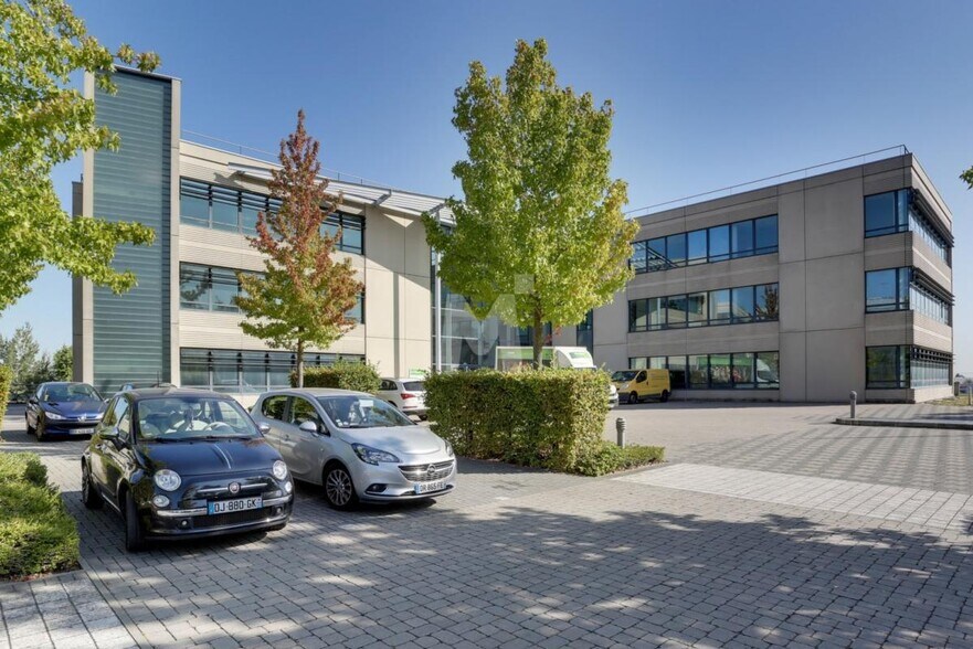 Bureau dans Wissous à louer - Photo du bâtiment - Image 2 de 18