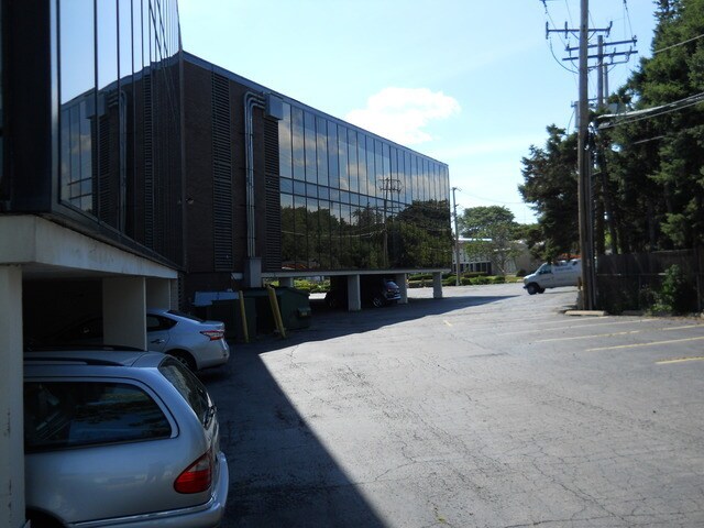380 E Northwest Hwy, Des Plaines, IL à louer - Photo du bâtiment - Image 3 de 12