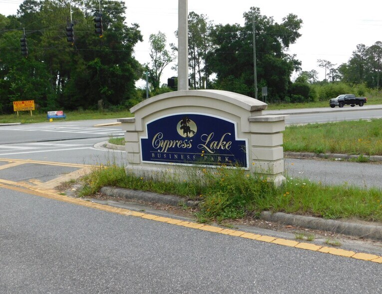 SW Prosperity Pl MB1, Lake City, FL for sale - Building Photo - Image 1 of 8