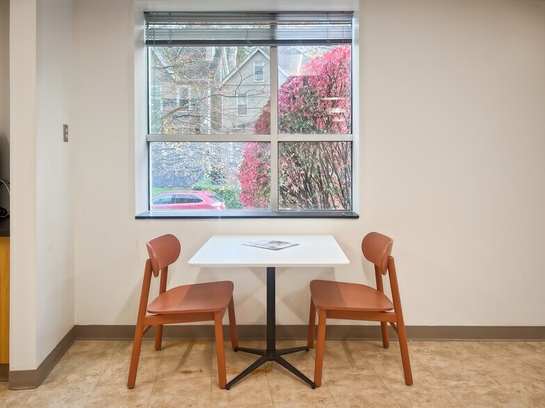 400 Lydia St, Carnegie, PA à louer - Photo intérieure - Image 2 de 14