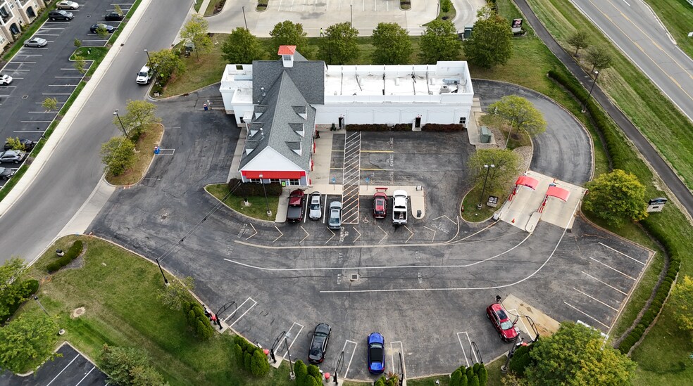 8888 Moreland St, Powell, OH à vendre - Photo du bâtiment - Image 3 de 39