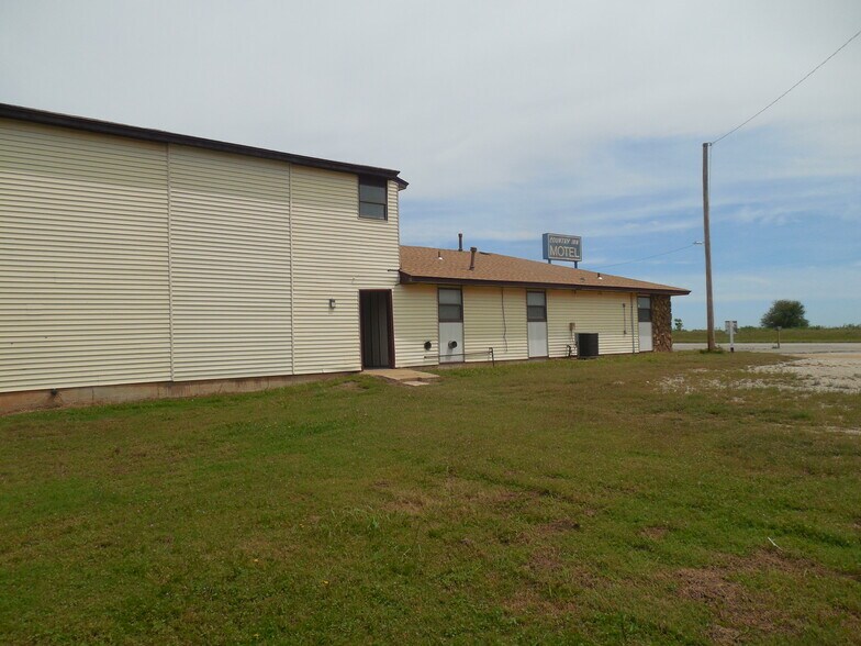 10226 S 81 Hwy, Waukomis, OK à vendre - Photo du bâtiment - Image 3 de 38