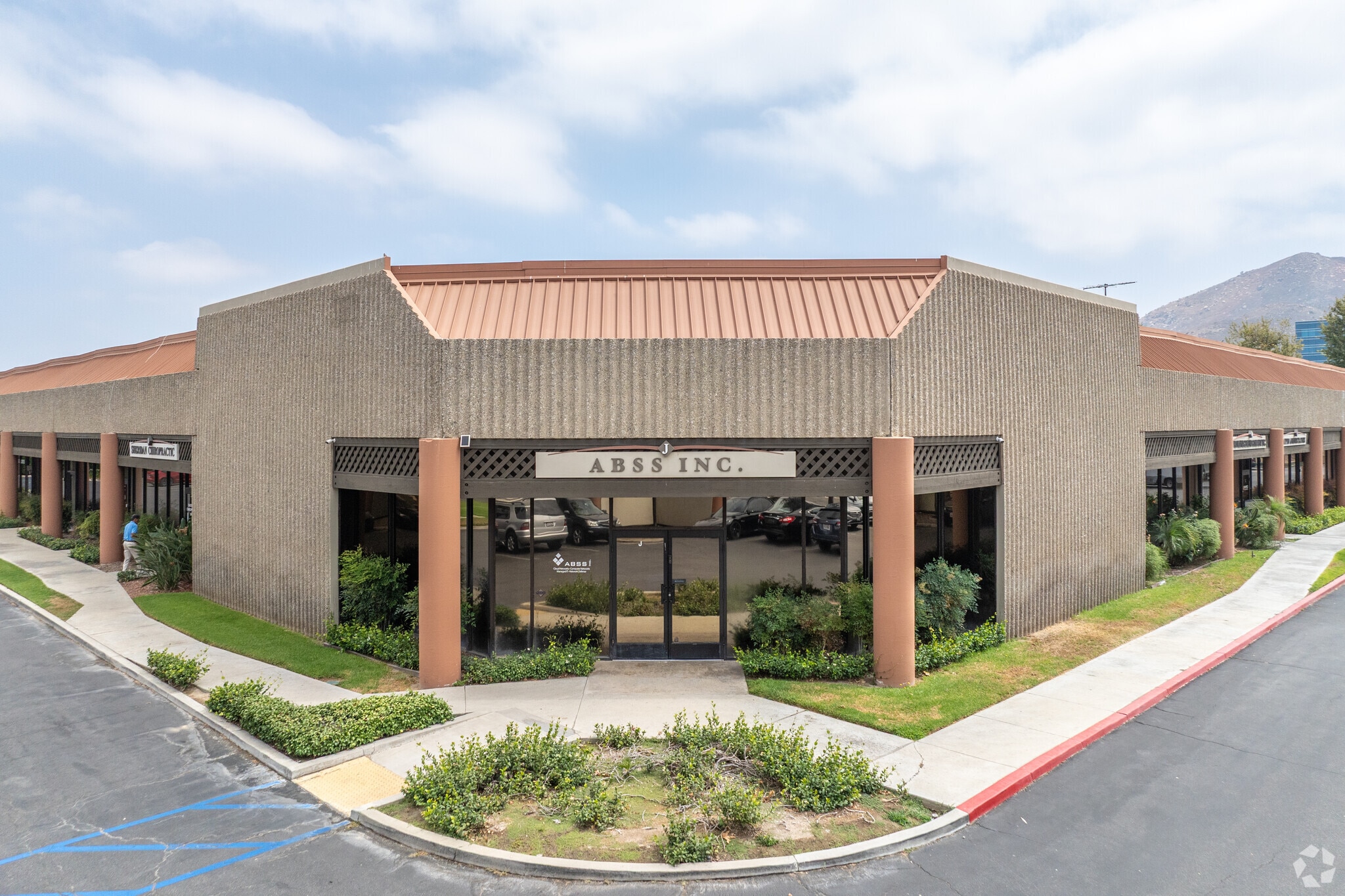 1485 Spruce St, Riverside, CA for lease Building Photo- Image 1 of 12