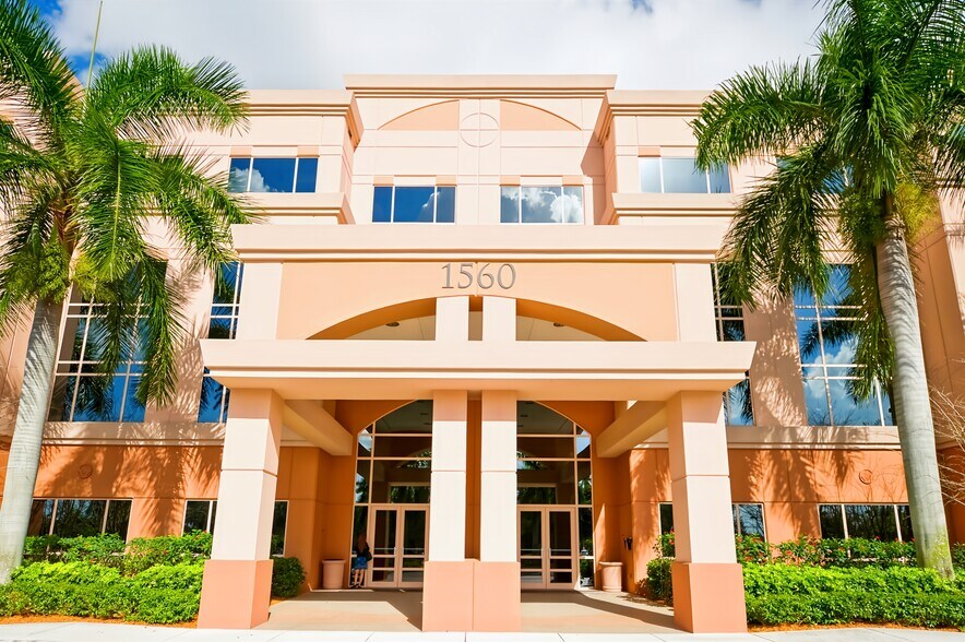 1560 Sawgrass Corporate Pkwy, Sunrise, FL for lease - Interior Photo - Image 2 of 13