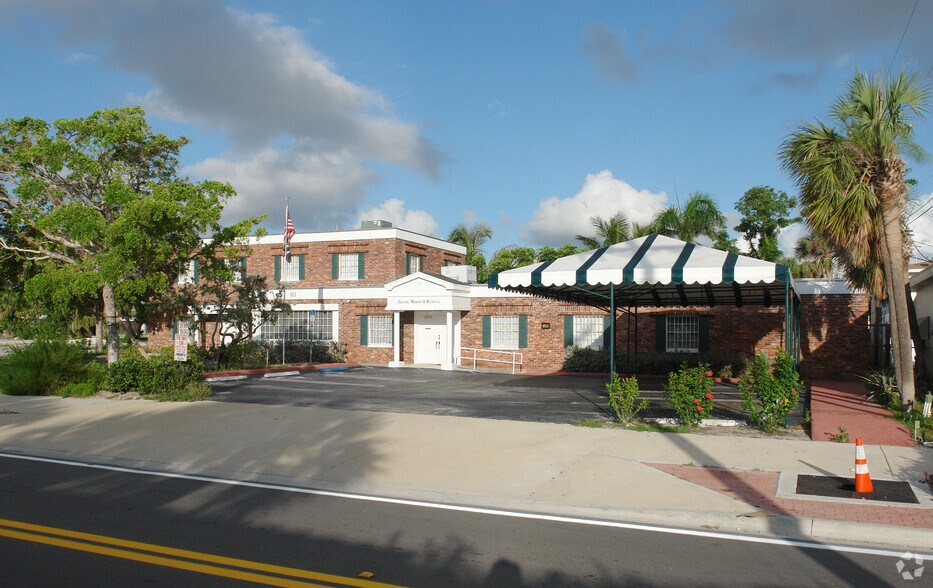 811 N Olive Ave, West Palm Beach, FL à vendre - Photo du bâtiment - Image 2 de 3