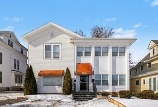 Plus de détails pour 1031 N Washington Ave, Lansing, MI - Bureau à louer