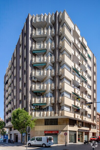 Carrer del General Prim, 27, L'Hospitalet de Llobregat, Barcelona à vendre - Photo du bâtiment - Image 2 de 2