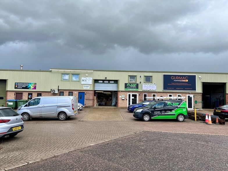 11-14 Steel Close, Eaton Socon for lease - Building Photo - Image 3 of 3