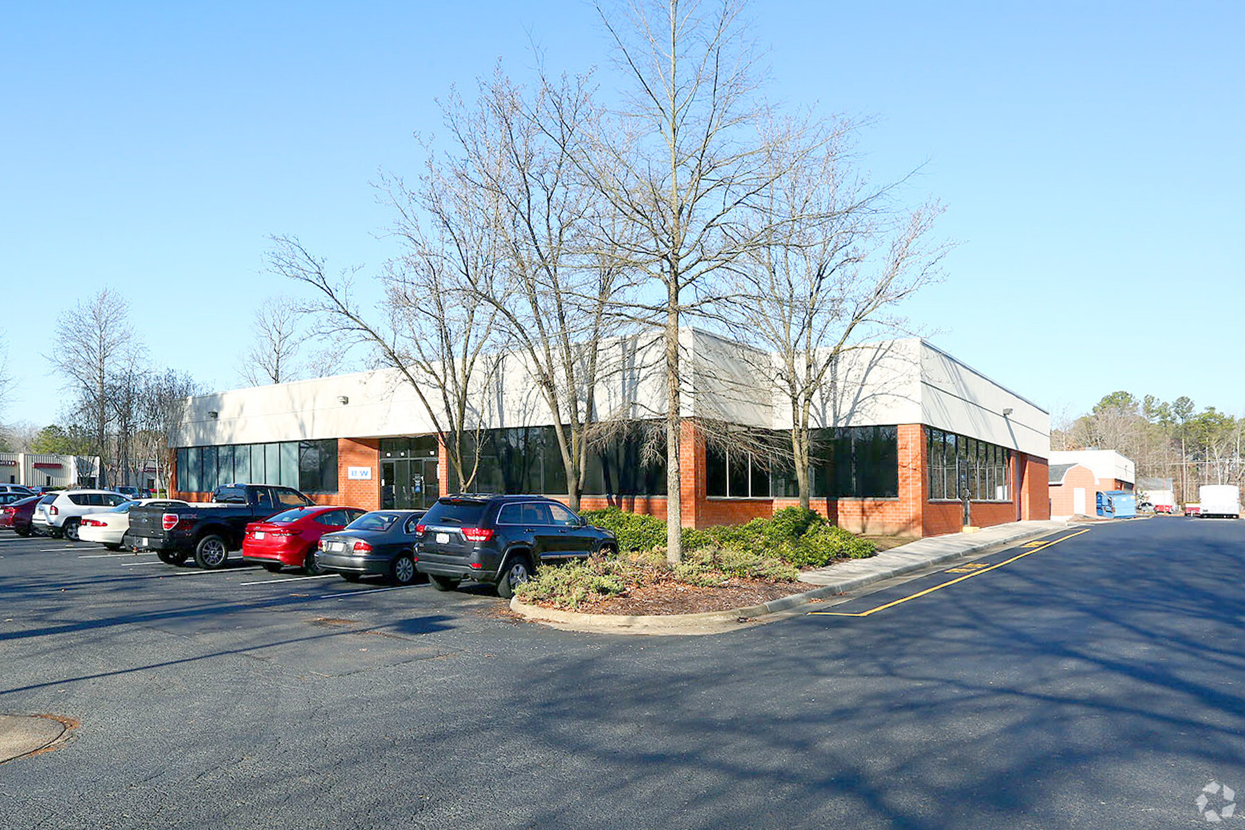 11864 Canon Blvd, Newport News, VA for lease Primary Photo- Image 1 of 6