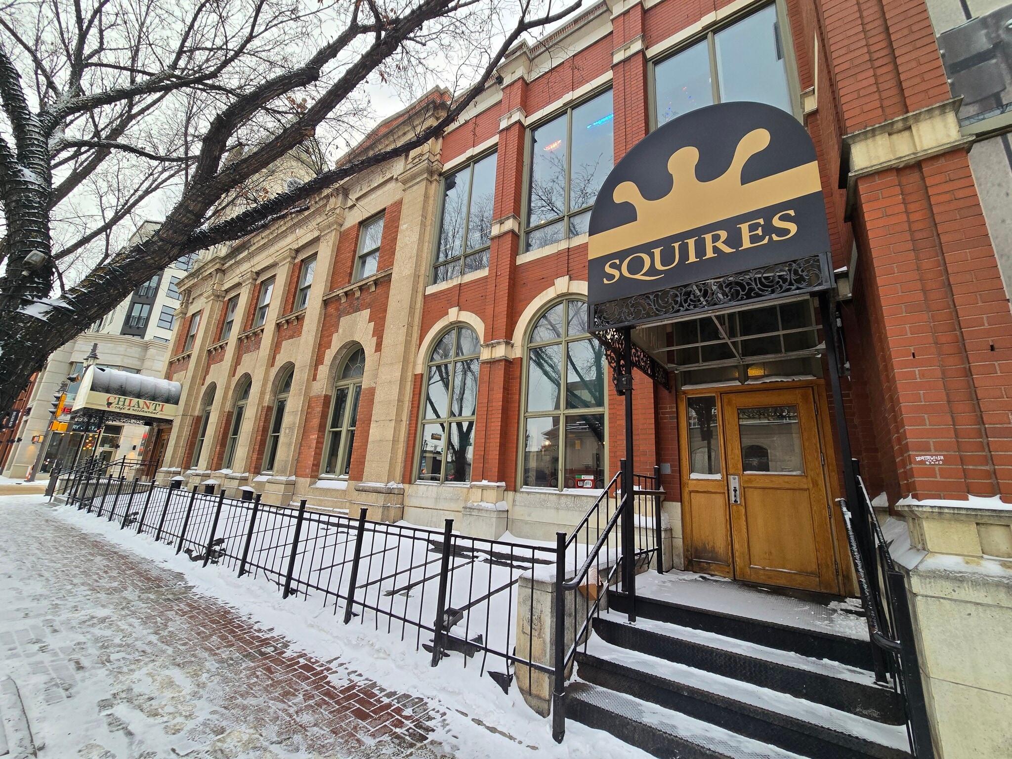 10505 82 Av NW, Edmonton, AB à louer Photo intérieure- Image 1 de 8