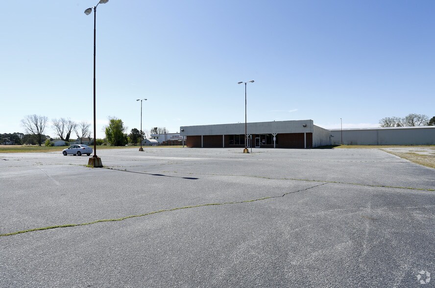 620 Dr Donnie H Jones Jr Blvd, Princeton, NC à louer - Photo du bâtiment - Image 3 de 13