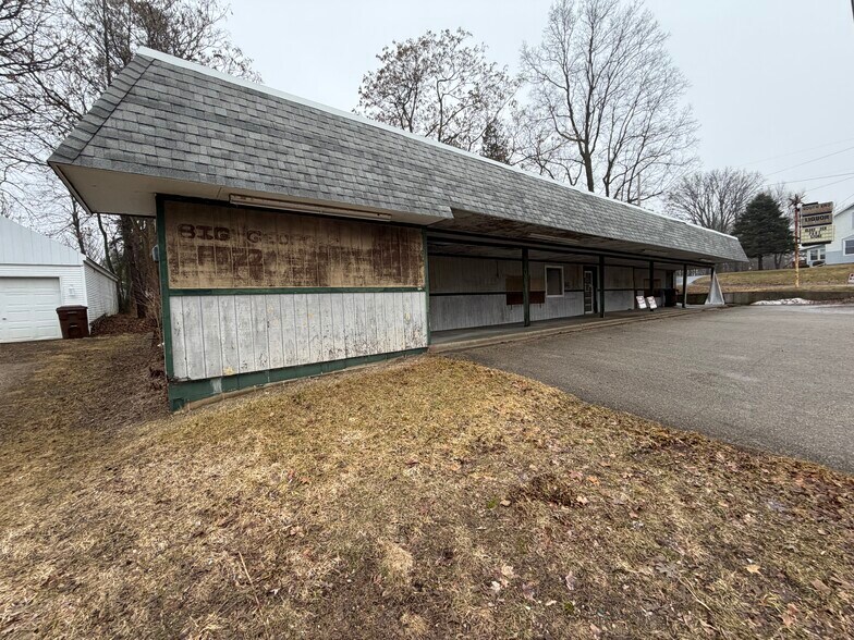 637 S Main St, Nashville, MI à vendre - Photo du bâtiment - Image 3 de 15