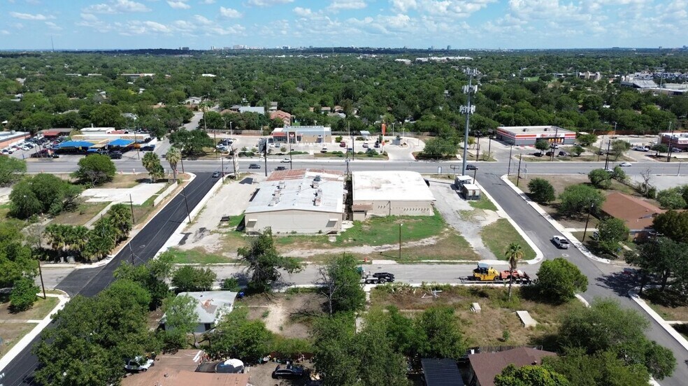 3580-3586 Culebra Rd, San Antonio, TX à vendre - Aérien - Image 2 de 8