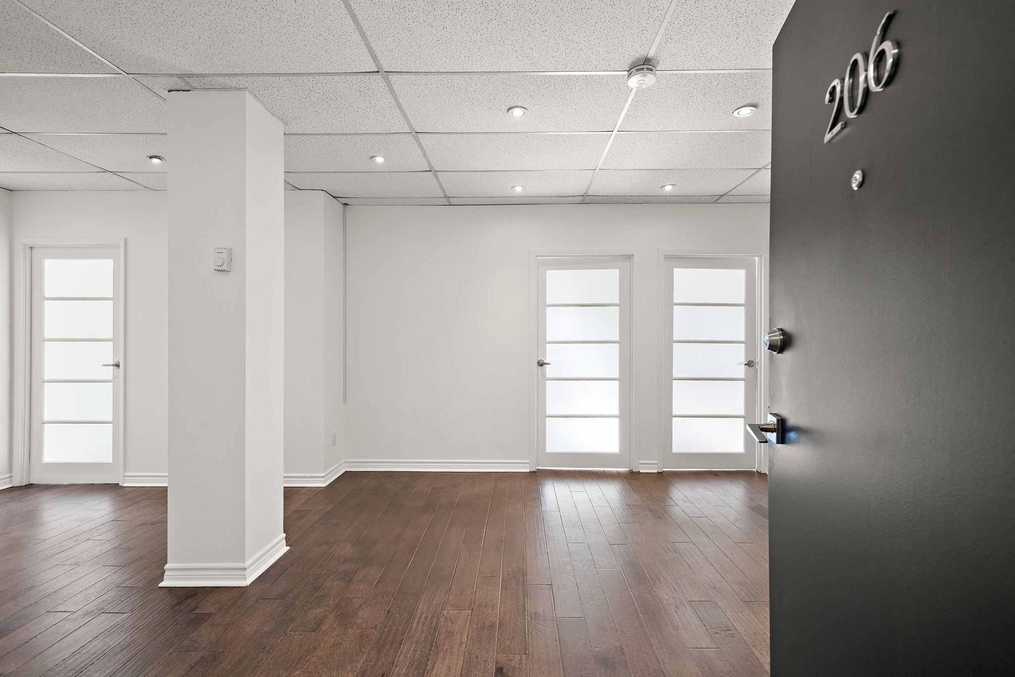 4264-4276 Boul Saint-Laurent, Montréal, QC for lease Interior Photo- Image 1 of 8