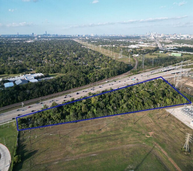 11799 S Main, Houston, TX for sale - Building Photo - Image 3 of 5
