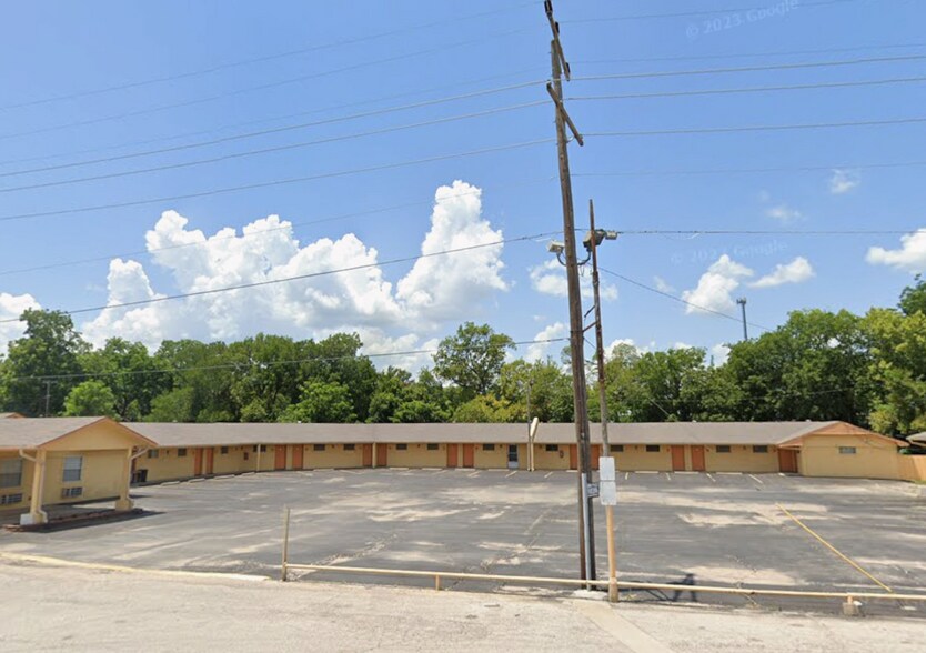 107 N Highway 77, Marietta, OK à vendre - Photo du bâtiment - Image 1 de 1